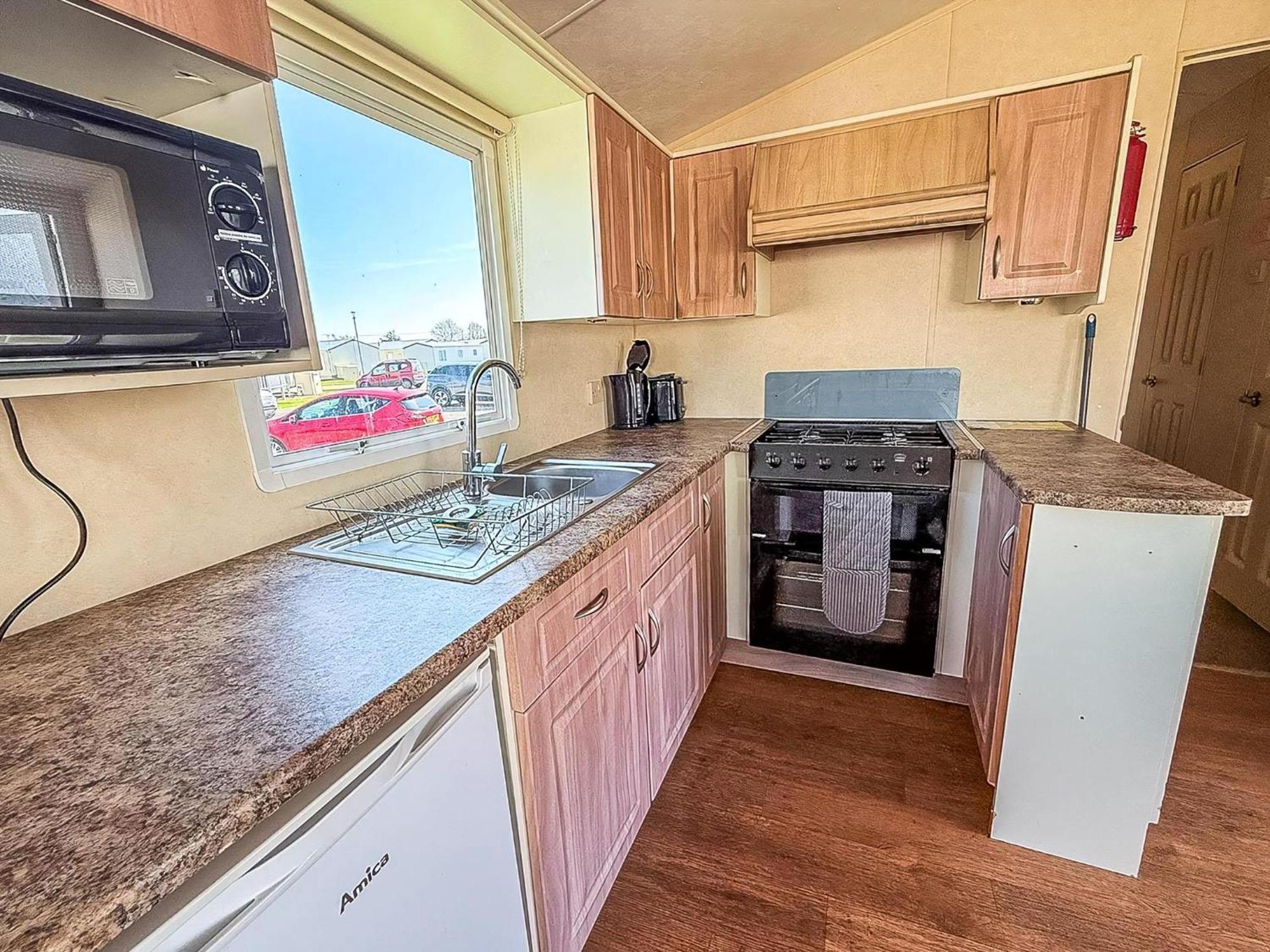 Superb Caravan At Seawick Holiday Park, Sleeps 8 Ref 27202Sw 클랙톤온씨 외부 사진